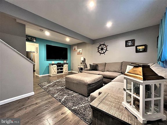 2nd image of 30 Dovetree Dr