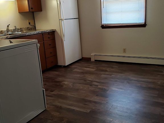 4th image of 310 E 5th St