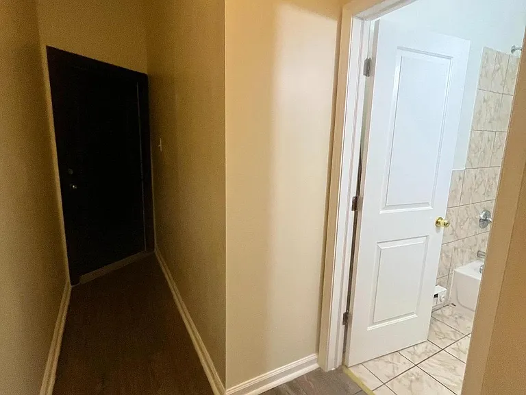 4061 Powelton Ave #1F — Photo 11