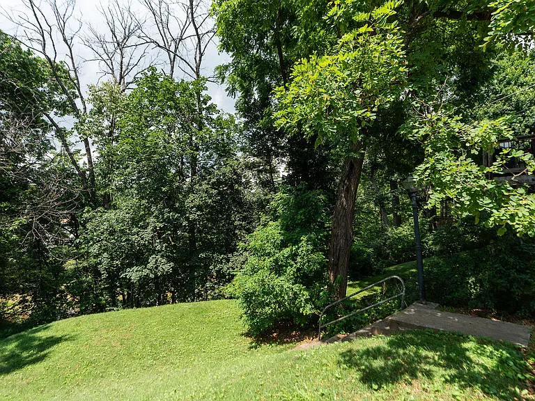 1001 Lyndhurst Rd — Photo 26