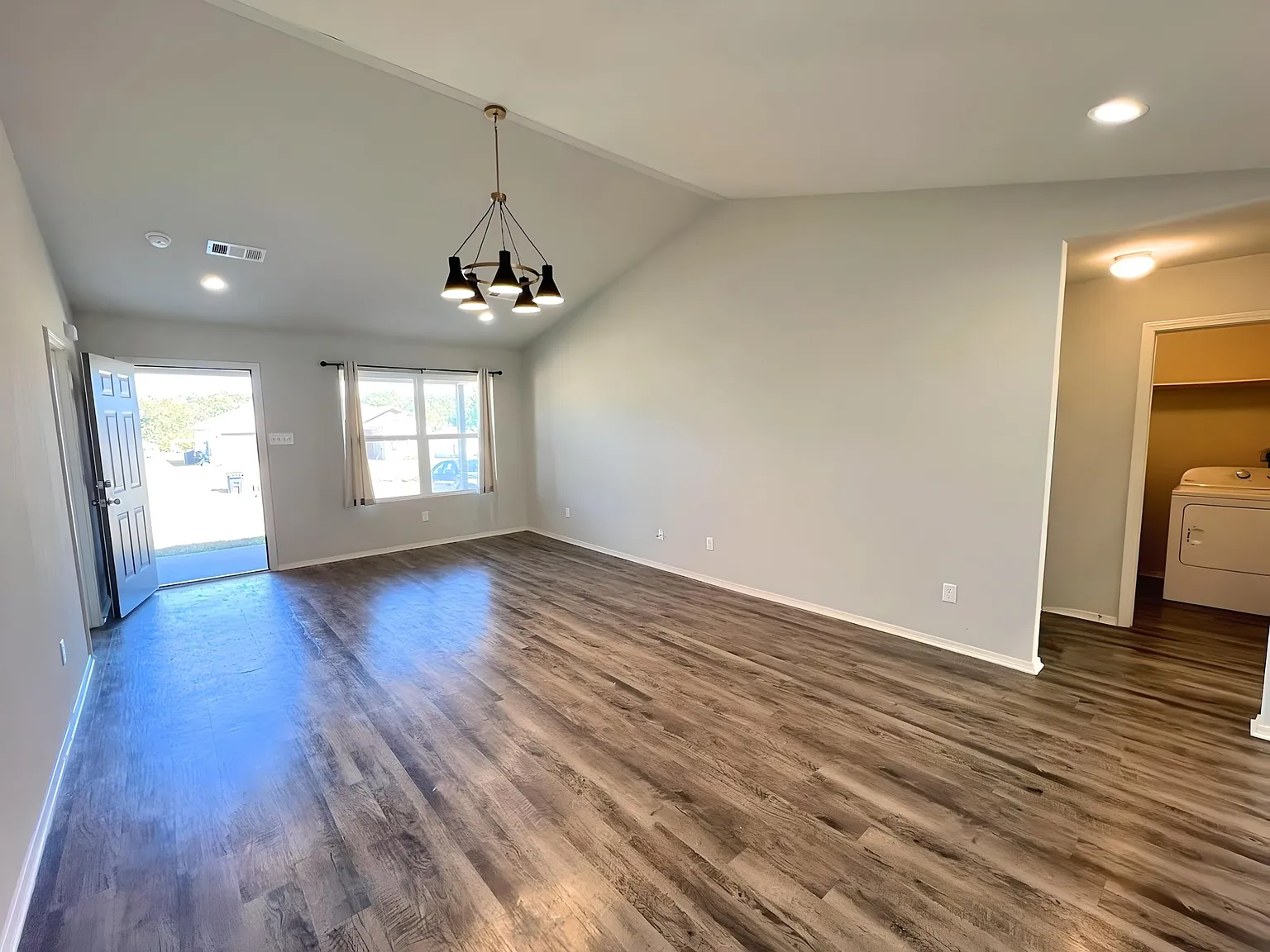 4 bed, 1544 sqft, $1,750 — Photo 4