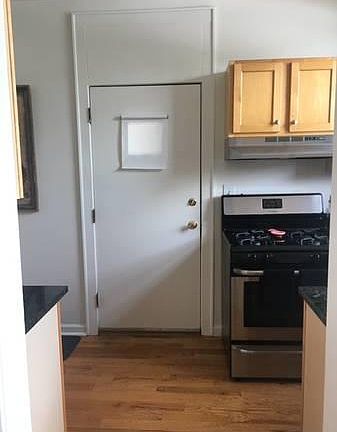 5th image of 1523 W Lunt Ave #2