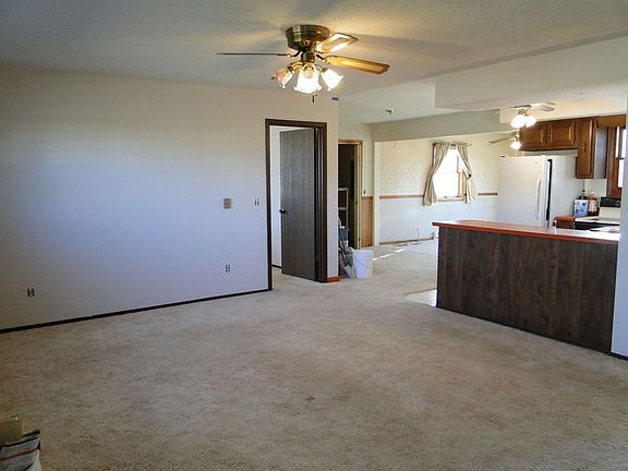 5th image of 833 W McDonough St