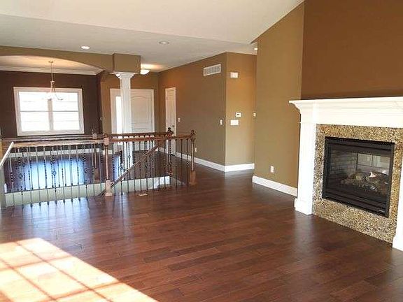 4th image of 2608 Lake Pointe Ter