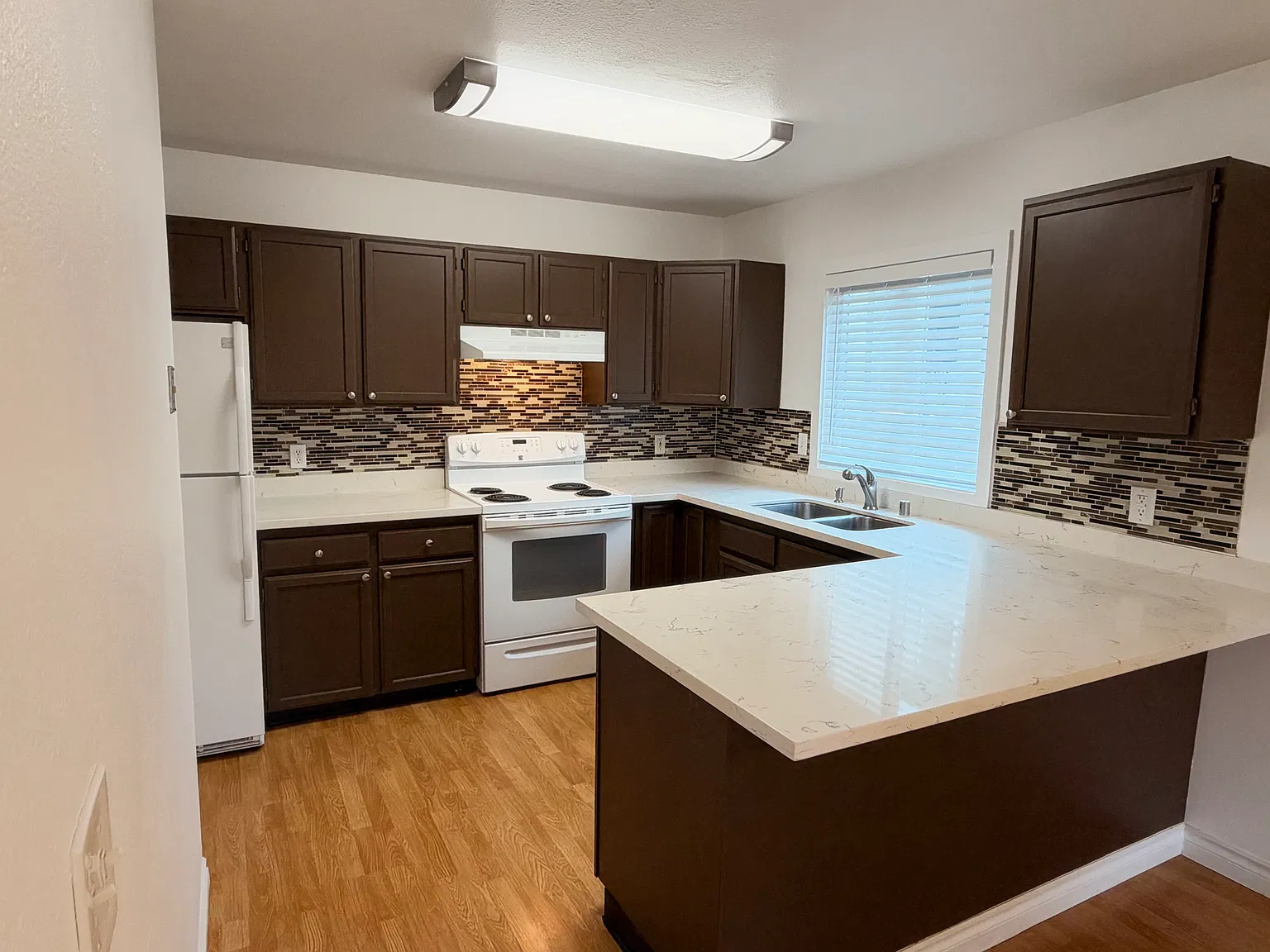 2 bed, 1160 sqft, $1,975 — Photo 2
