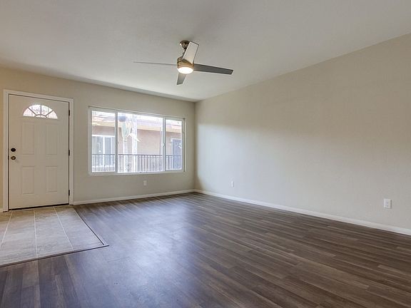3rd image of 3215 44th St Unit 20