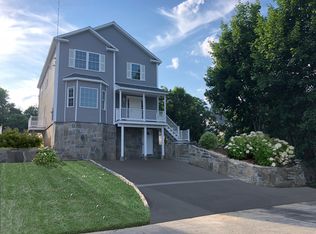 185 Hillcrest Rd, Bridgeport, CT 06606