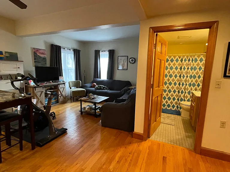 503 E 8th St #2 — Photo 3