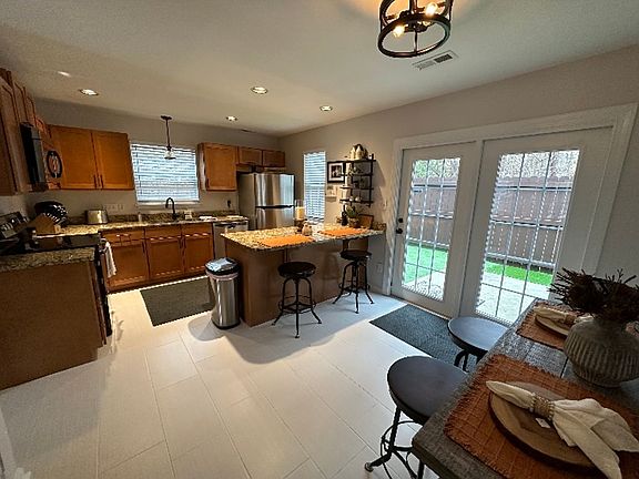 4th image of 3701 Winborne Ln