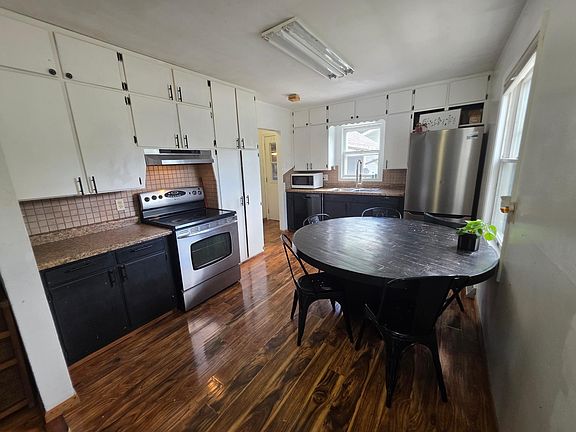 5th image of 434 5th St SW