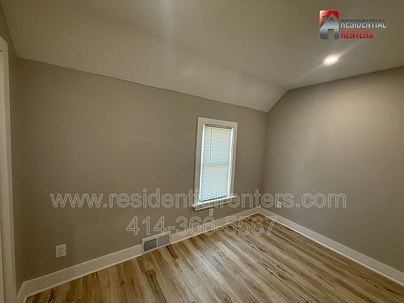 5th image of 845 S 75th St #Ur