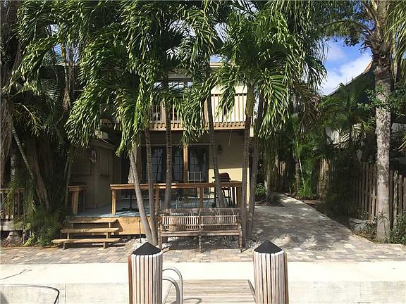 2nd image of 1448 SE 15th St APT C
