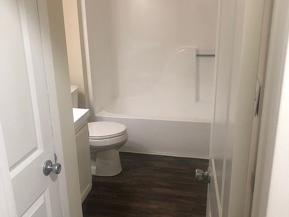 2nd image of 916 Titus Ave