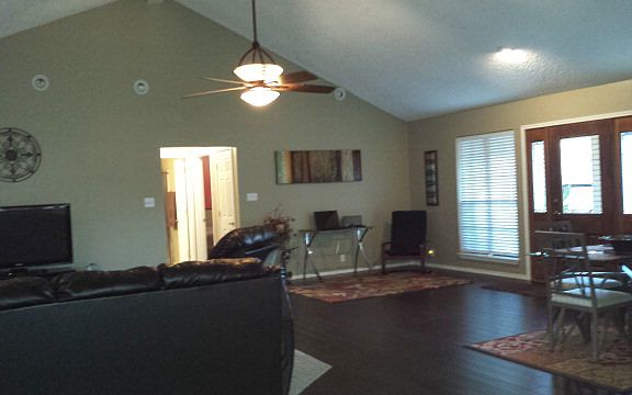 4th image of 1422 NW 12th St