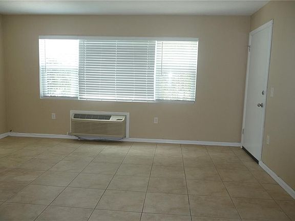 3rd image of 2660 Saint Joseph Dr W