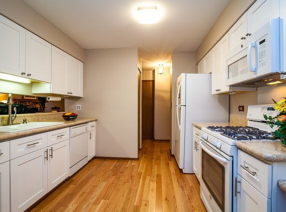 5th image of 1238 Regent Dr