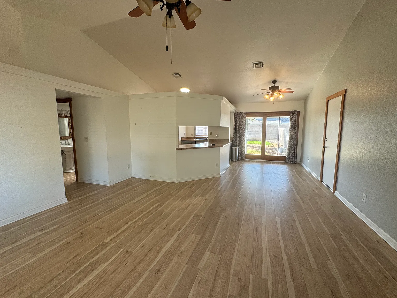1151 E Harrison St — Photo 3