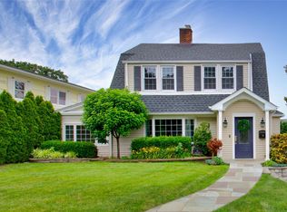 49 George St, Manhasset, NY 11030