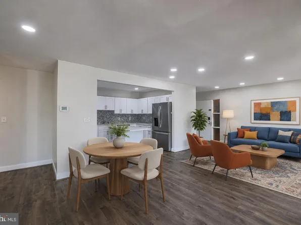 1 Stonehenge Cir APT 9, Baltimore, MD 21208