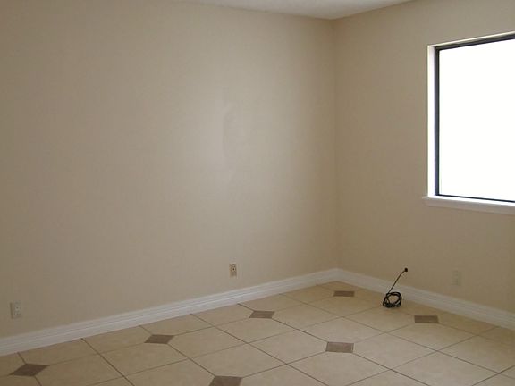 4th image of 49 Glenbrook Dr #B