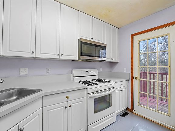 3rd image of 1062 Castleshire Dr #1062