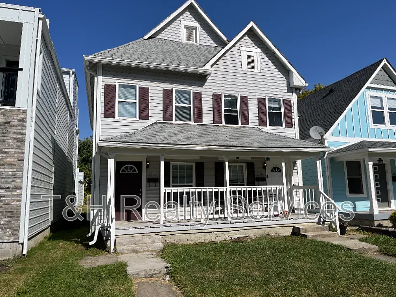 2 bed, 2.5 bath, 1054 sqft, $1,175 — Photo 1