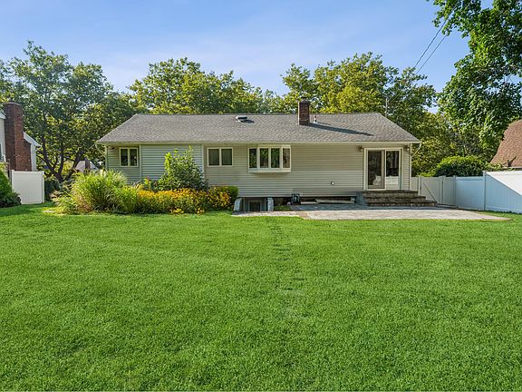 3rd image of 9 Dorothy Ln