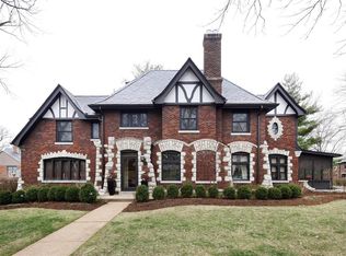 841 Audubon Dr, Saint Louis, MO 63105
