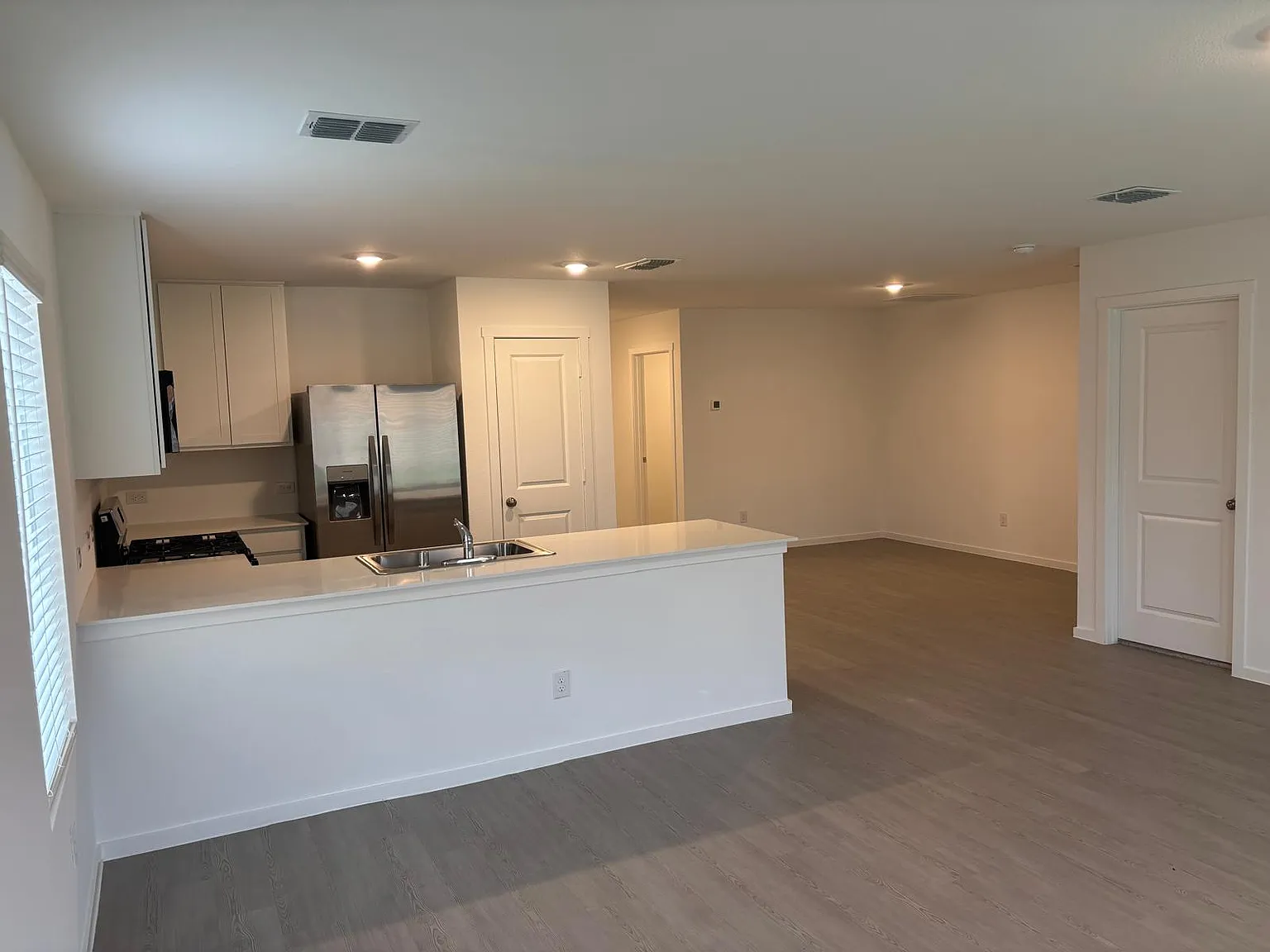 4 bed, 1707 sqft, $2,250 — Photo 4