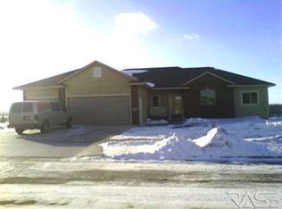 813 S 5th Ave, Brandon, SD 57005