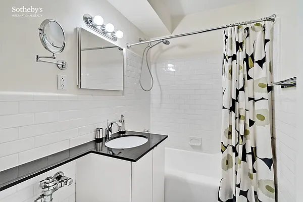 Sold by Sotheby's International Realty | media 7