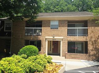 5825 Cove Landing Rd APT 101, Burke, VA 22015