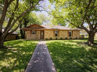 140 Highridge Dr, Desoto, TX 75115