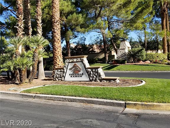 2nd image of 1820 Glenwillow Dr