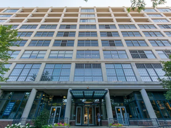 900 N Kingsbury St APT 723, Chicago, IL 60610