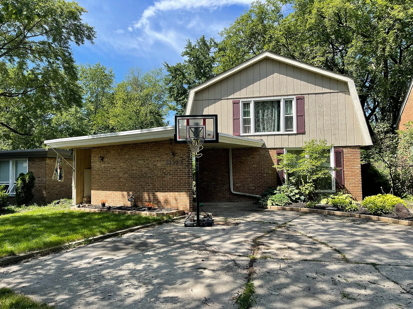 18522 Western Ave photo 1