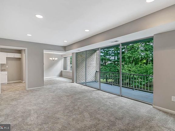 5th image of 14614 Bauer Dr APT 4