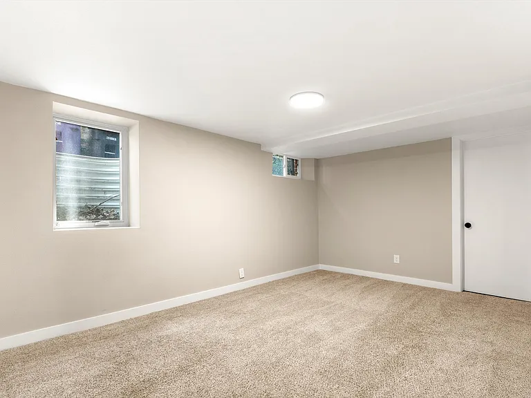 1227 Ash St — Photo 16