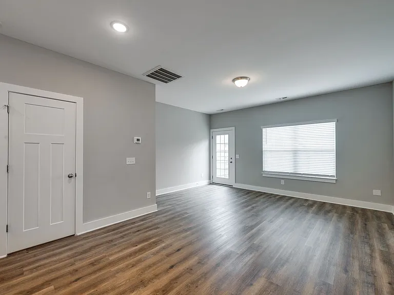 203 E Forge Ct — Photo 8