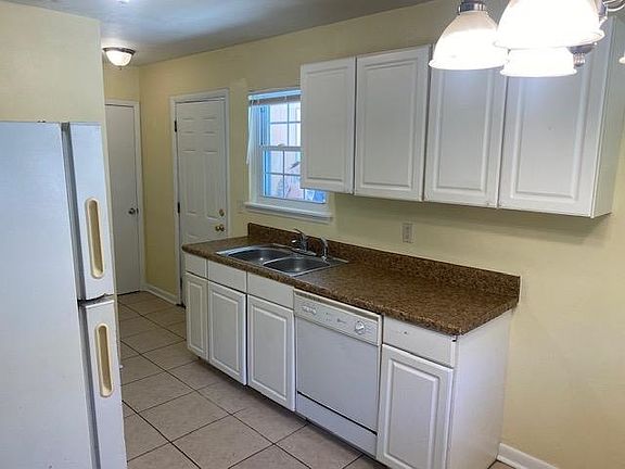 2nd image of 2713 Lake Henrietta St