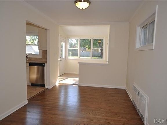 5th image of 210 N Barry Ave