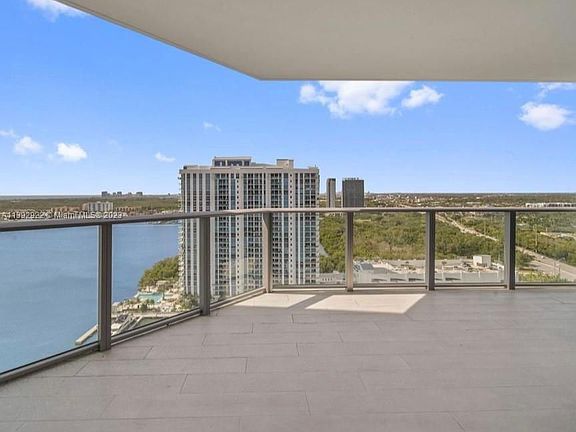 4th image of 17301 Biscayne Blvd APT 2203