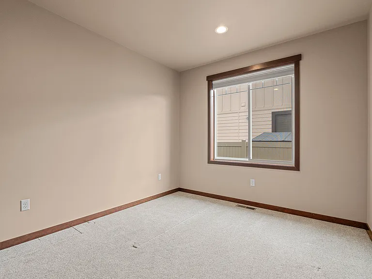755 S Perry Ave — Photo 17