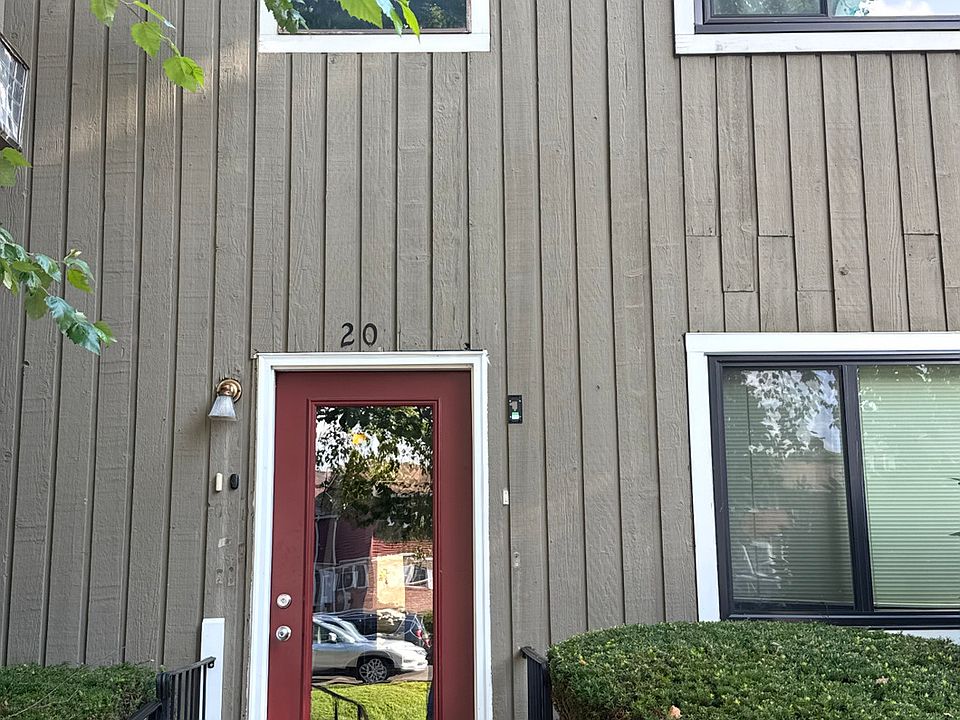 2nd image of 20 Leslie Road #B