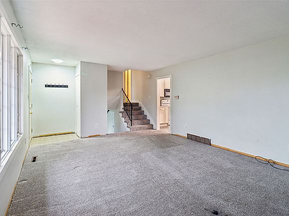 5th image of 717 NW Linden St