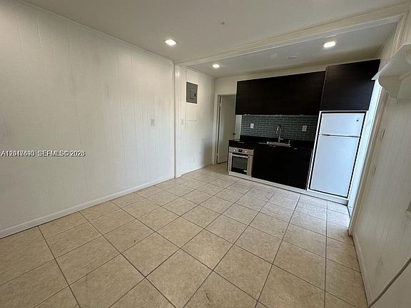 3rd image of 301 SW 9th Ter #1