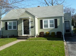 2026 Ridgeway Ct, Bettendorf, IA 52722