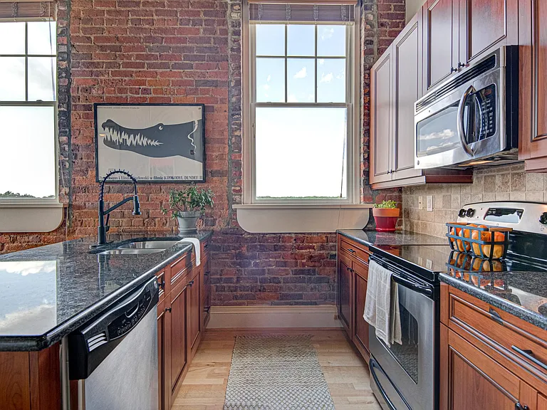 836 Oak St #500 — Photo 10