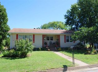 1001 W Barr St, Nevada, MO 64772