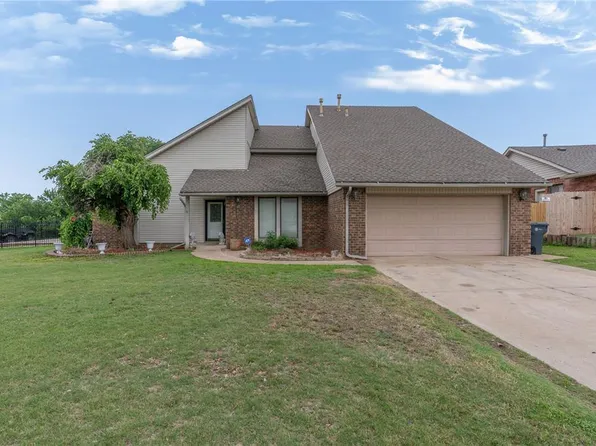 6209 Inland Rd, Warr Acres, OK 73132
